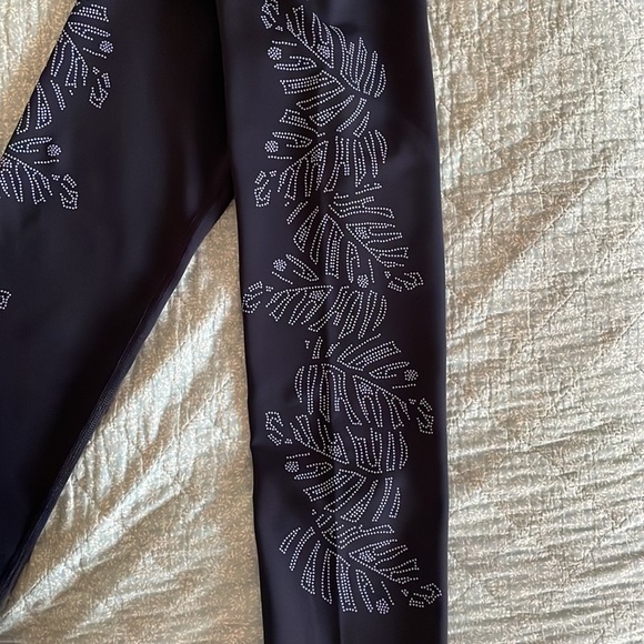 Gap Fit Navy Capri Leggings - Picture 5 of 8